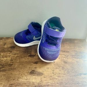 NIKE Free Run Purple Velcro Elastic Tie Toddler Unisex Size 3C